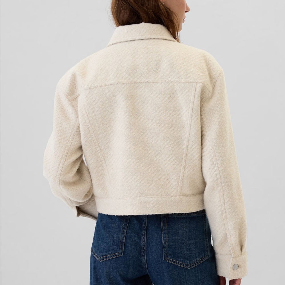 NWT GAP Women’s Recycled Relaxed Cropped Icon Jacket sizes M and L - Picture 3 of 5
